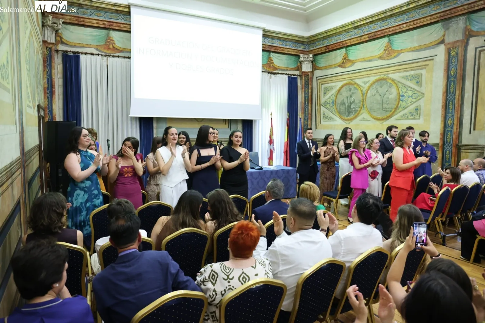 Foto 10 - Los alumnos de Informaci&oacute;n y Documentaci&oacute;n de la USAL se grad&uacute;an (FOTOS)