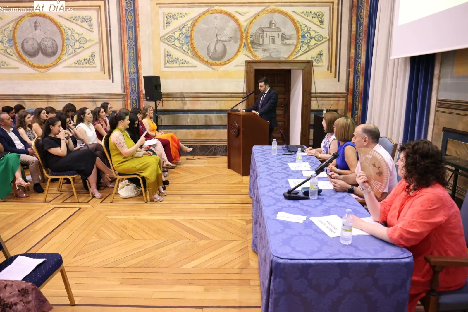 Foto 7 - Los alumnos de Informaci&oacute;n y Documentaci&oacute;n de la USAL se grad&uacute;an (FOTOS)
