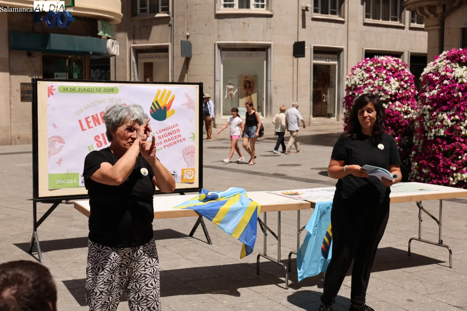 Foto 5 - La plaza del Liceo celebra el D&iacute;a de las Lenguas de Signos Espa&ntilde;olas con actividades para todos los p&uacute;blicos (FOTOS)