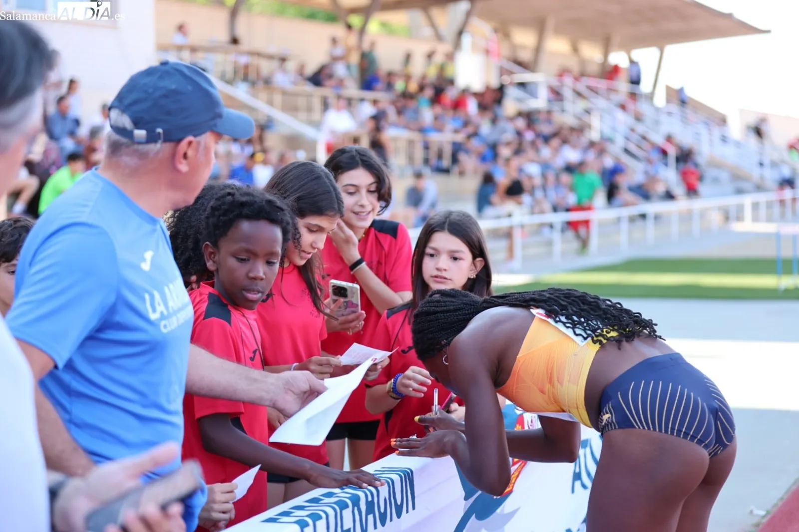 Foto 8 - El Encuentro Internacional de Relevos 4x100 Espa&ntilde;a-Portugal llena de talento Las Pistas (FOTOS)