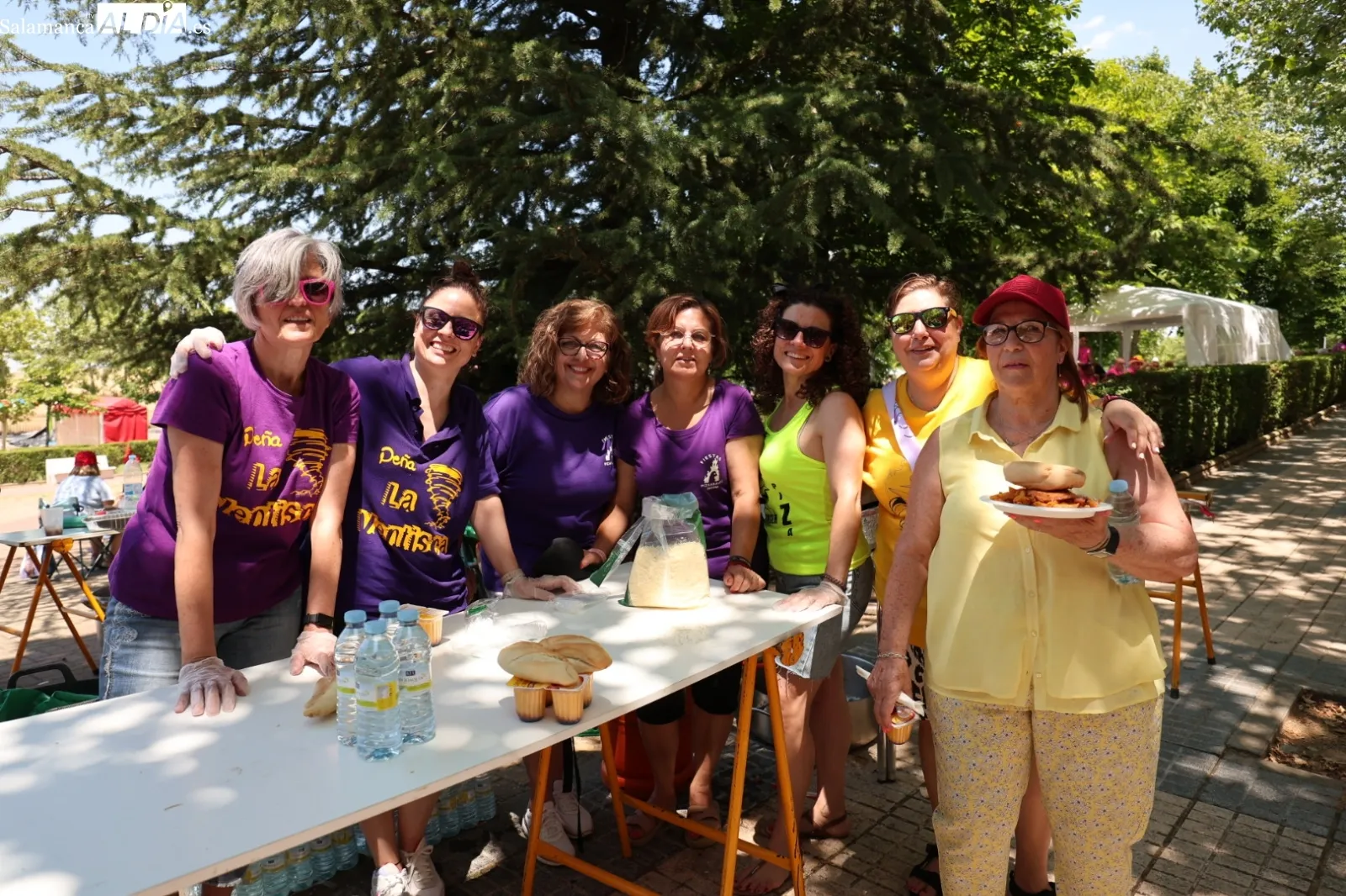 Foto 4 - &Eacute;xito de la comida popular en las fiestas de Pizarrales (FOTOS)