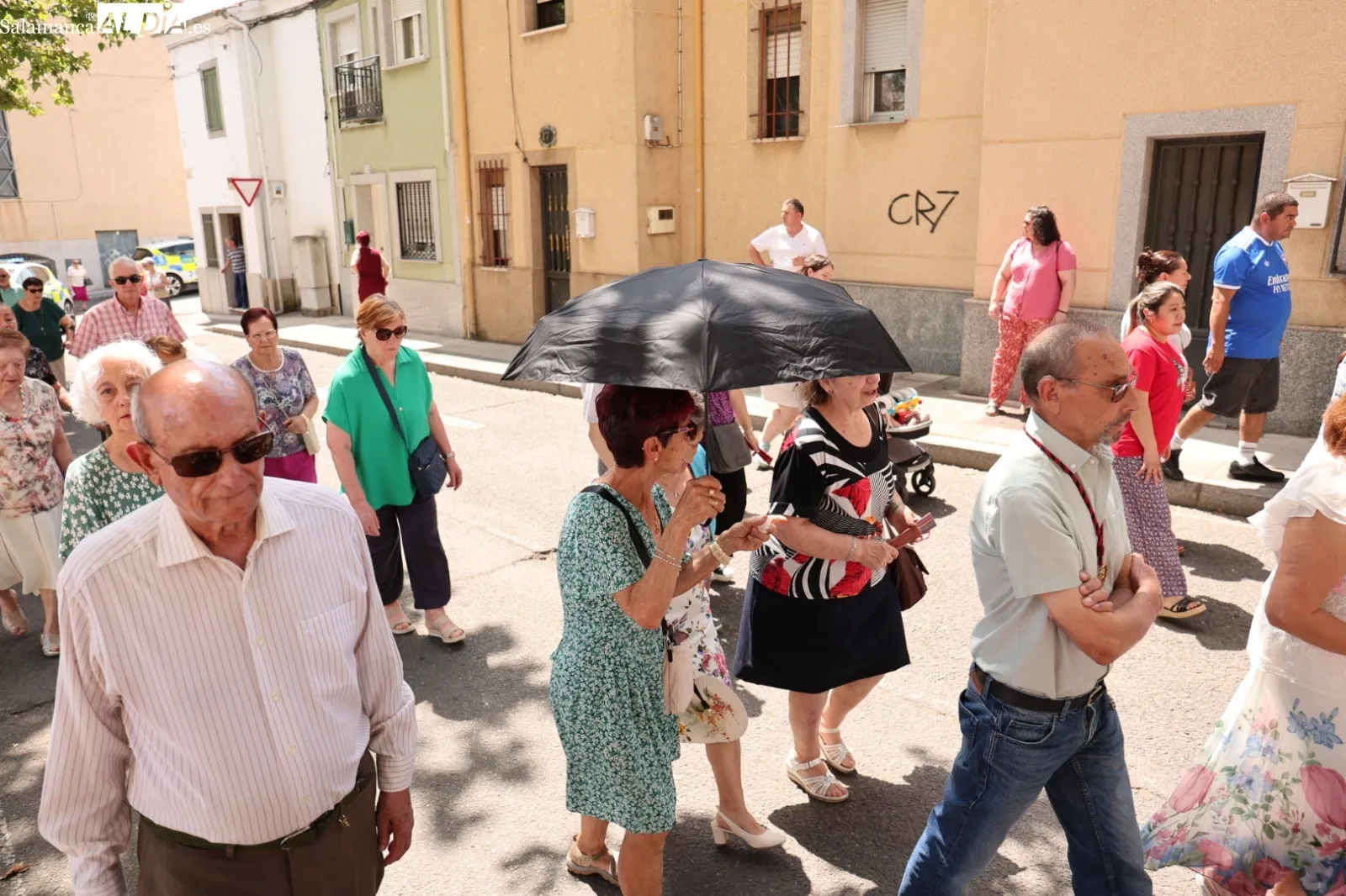 Foto 3 - Emotiva procesi&oacute;n del Sagrado Coraz&oacute;n en Pizarrales tras la misa (FOTOS)