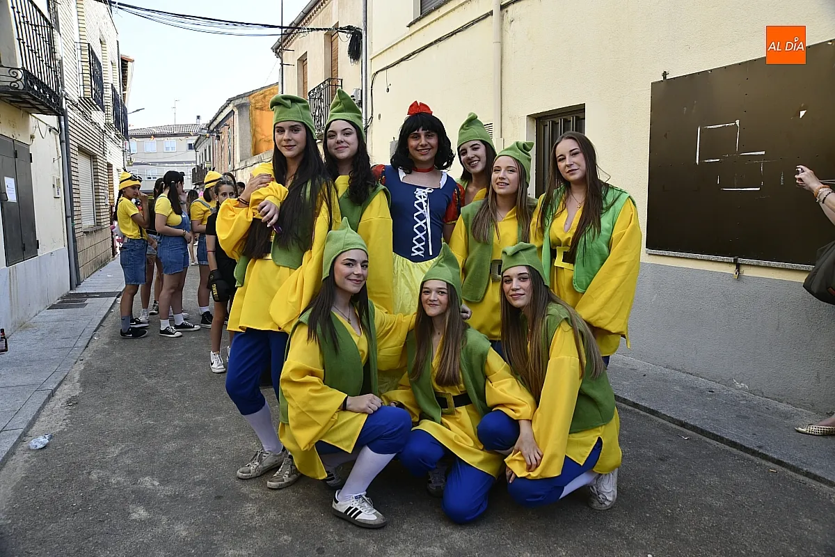 Desfile disfraces peñas La Fuente de San Esteban/ Fotos: Adrián M.Pastor