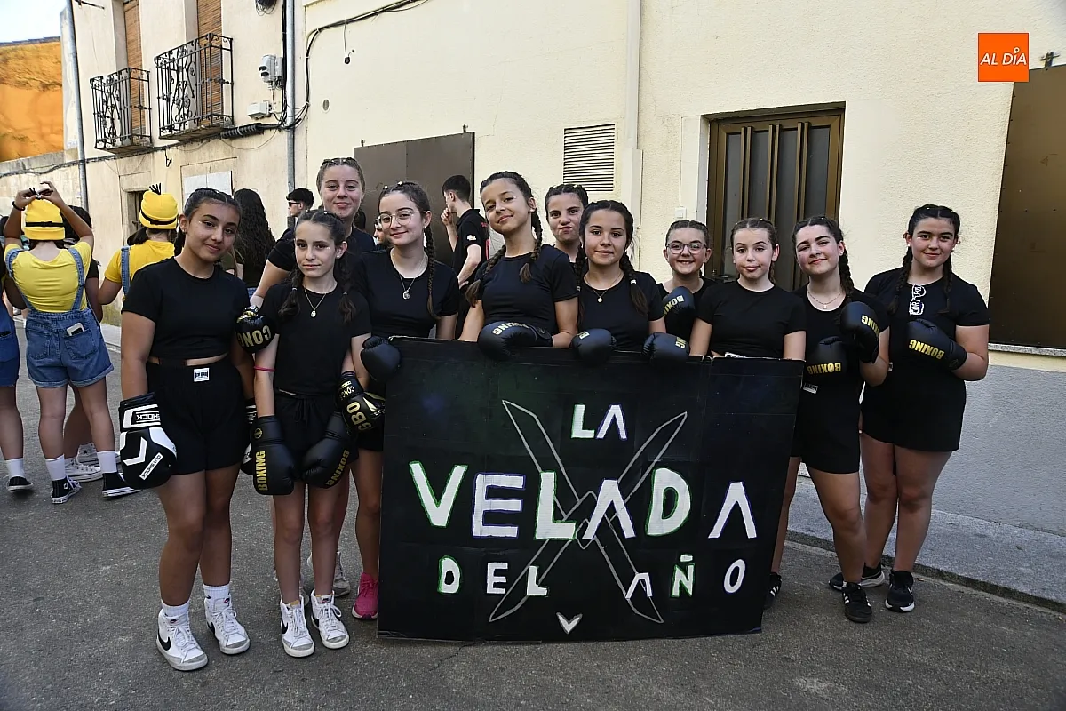 Desfile disfraces peñas La Fuente de San Esteban/ Fotos: Adrián M.Pastor