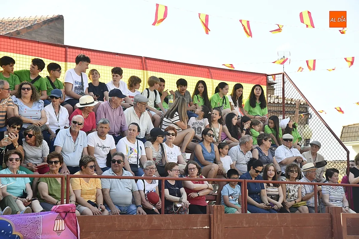 Desfile disfraces peñas La Fuente de San Esteban/ Fotos: Adrián M.Pastor