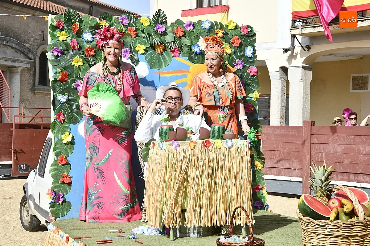 Desfile disfraces peñas La Fuente de San Esteban/ Fotos: Adrián M.Pastor