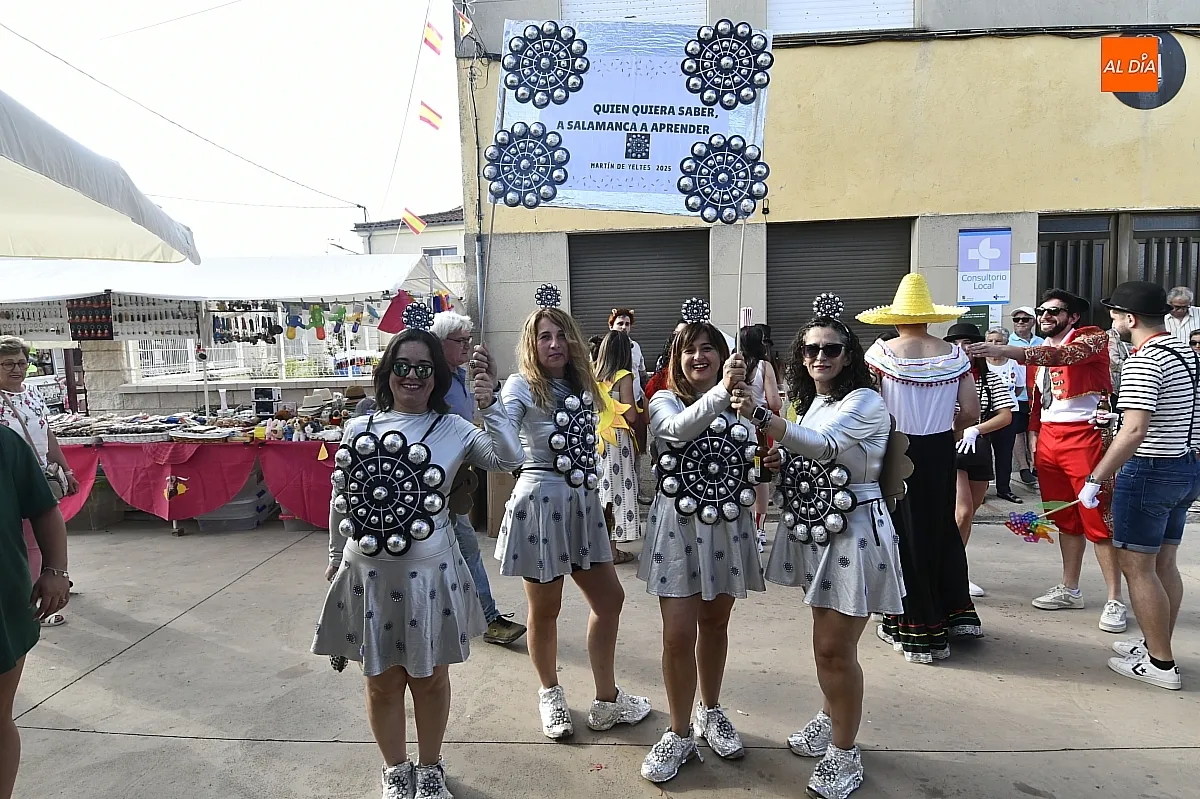 Las peñas fueron protagonistas en la tarde del viernes en Martín de Yeltes/ Fotos: Adrián M. Pastor