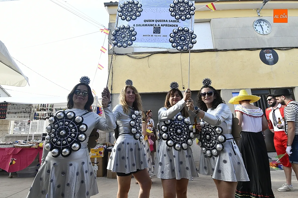 Las peñas fueron protagonistas en la tarde del viernes en Martín de Yeltes/ Fotos: Adrián M. Pastor