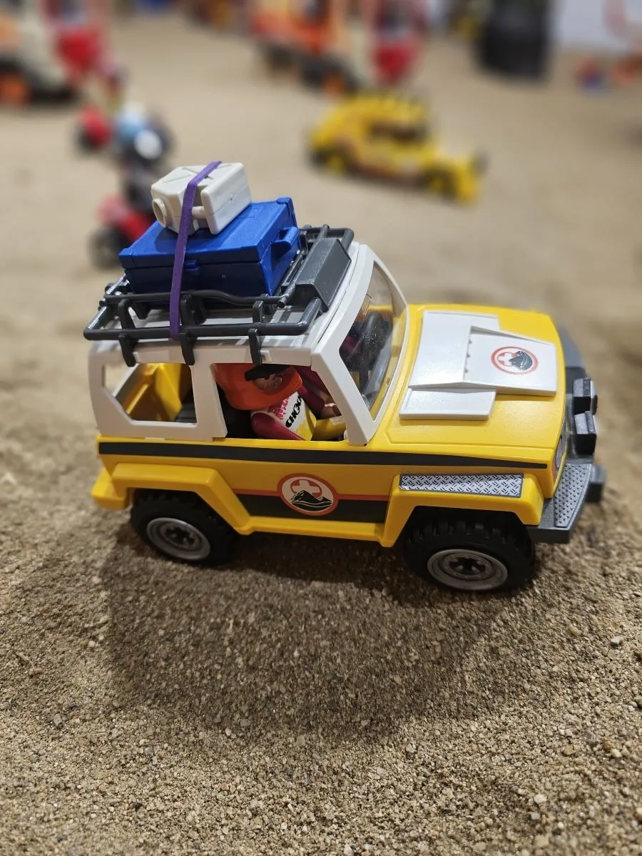 Del desierto del Dakar al despegue de un avión: el universo Playmobil aterriza en El Tormes