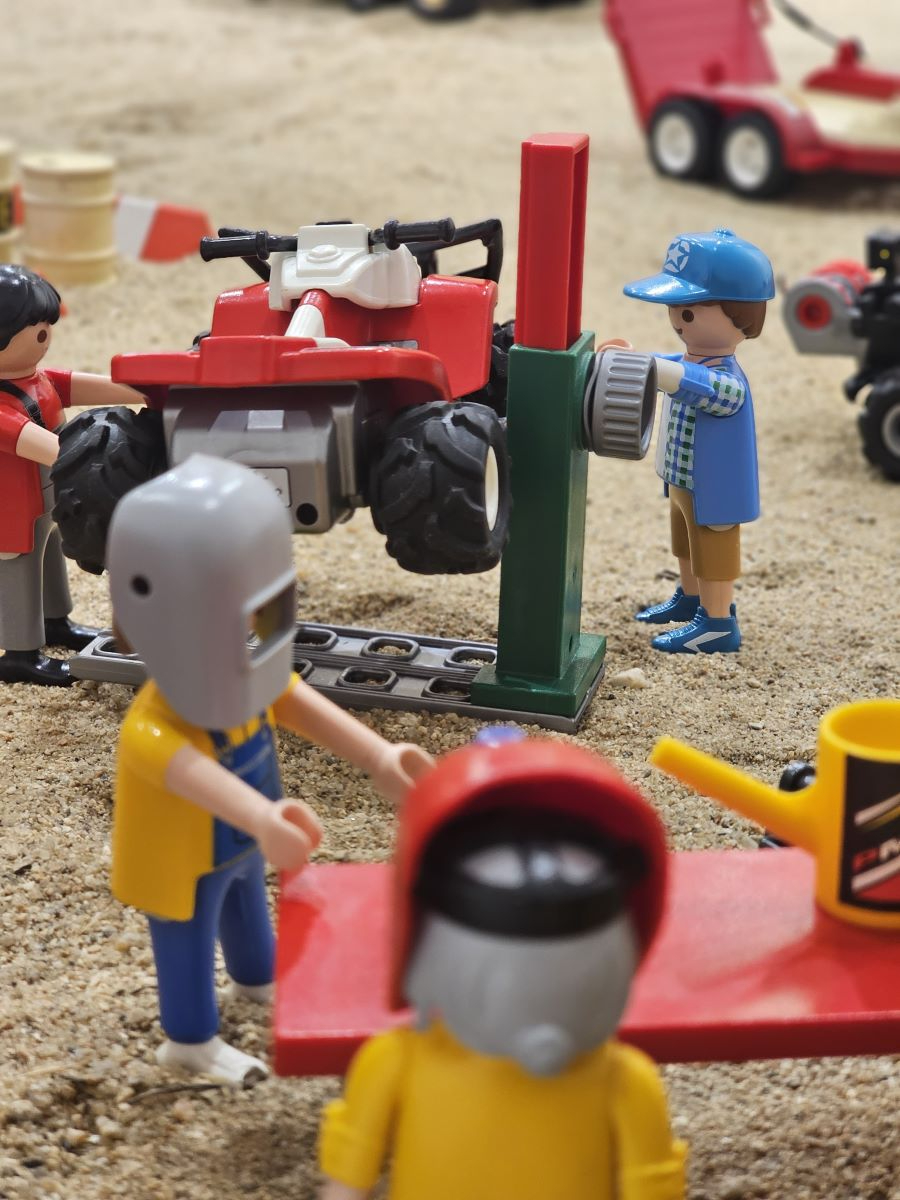 Exposición Playmobil en El Tormes: del Dakar a un avión