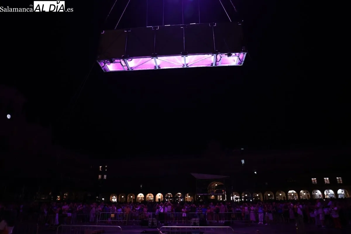 Euforia, espectáculo aéreo del Fácyl en la Plaza Mayor. Foto de David Sañudo