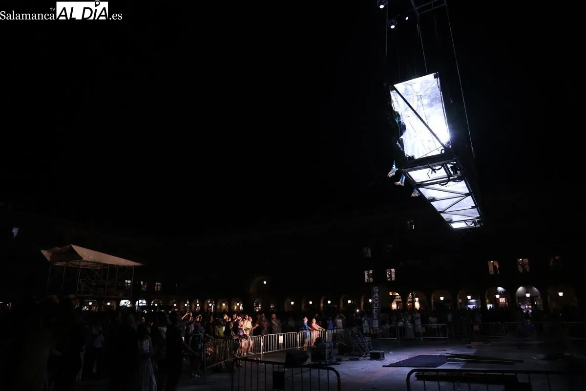 Euforia, espectáculo aéreo del Fácyl en la Plaza Mayor. Foto de David Sañudo