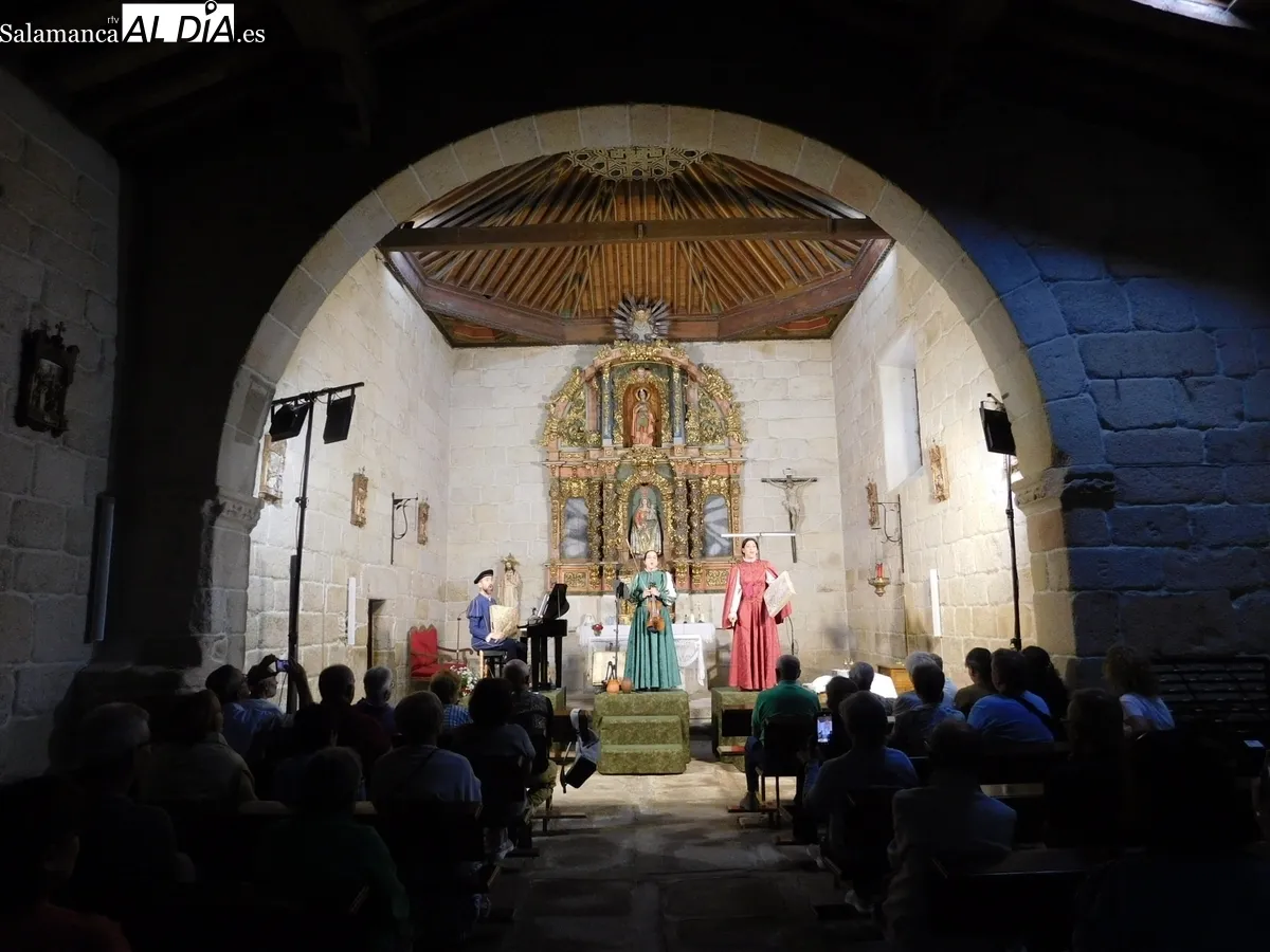  Guadalupe Lancho, Jenny Leyva y Juan Francisco Vicente, cautivaron al público que abarrotó la iglesia de El Manzano 