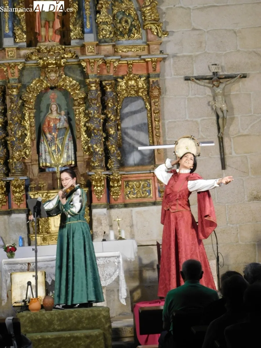  Guadalupe Lancho, Jenny Leyva y Juan Francisco Vicente, cautivaron al público que abarrotó la iglesia de El Manzano 