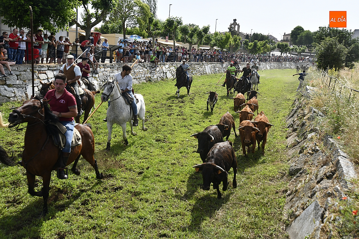 Huevos con farinato y encierro a caballo marcan el Corpus Christi en Sancti Spíritus