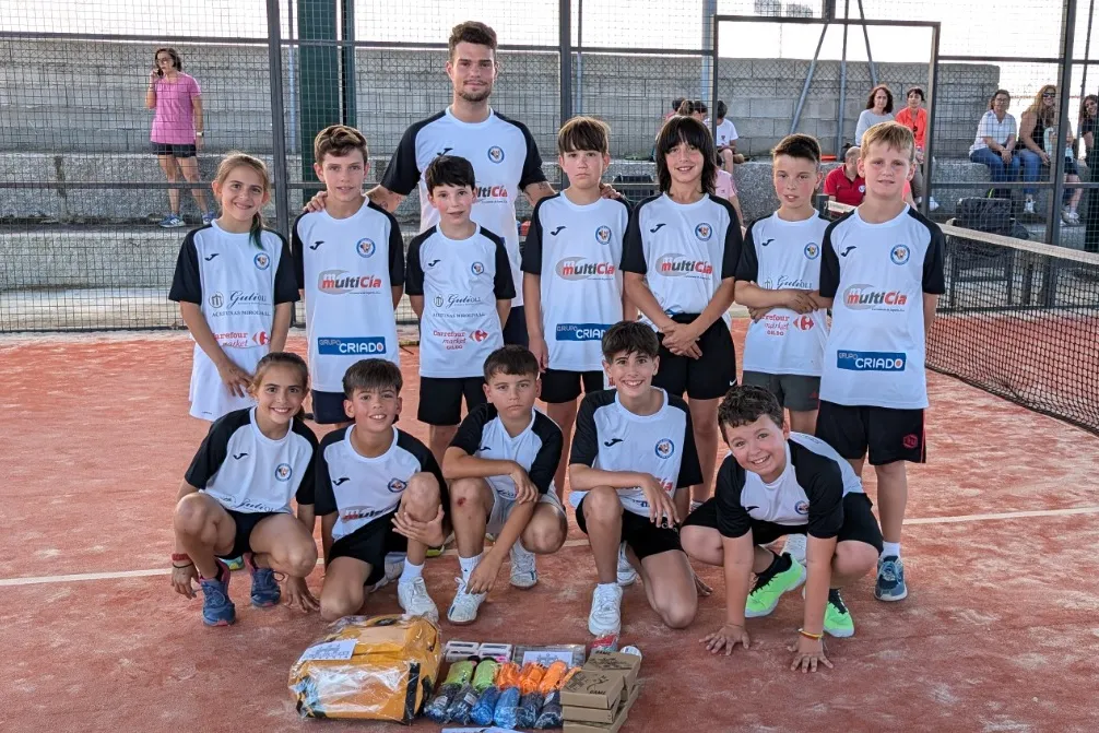 Foto 4 - El Club de P&aacute;del promueve una edici&oacute;n veraniega de su Escuela para ni&ntilde;os y adolescentes