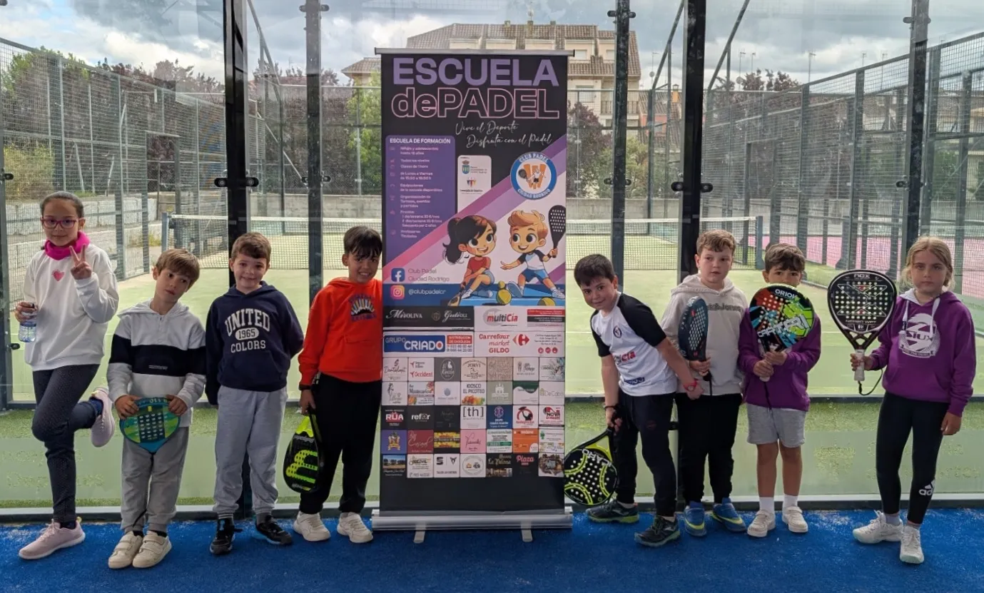 Foto 3 - El Club de P&aacute;del promueve una edici&oacute;n veraniega de su Escuela para ni&ntilde;os y adolescentes