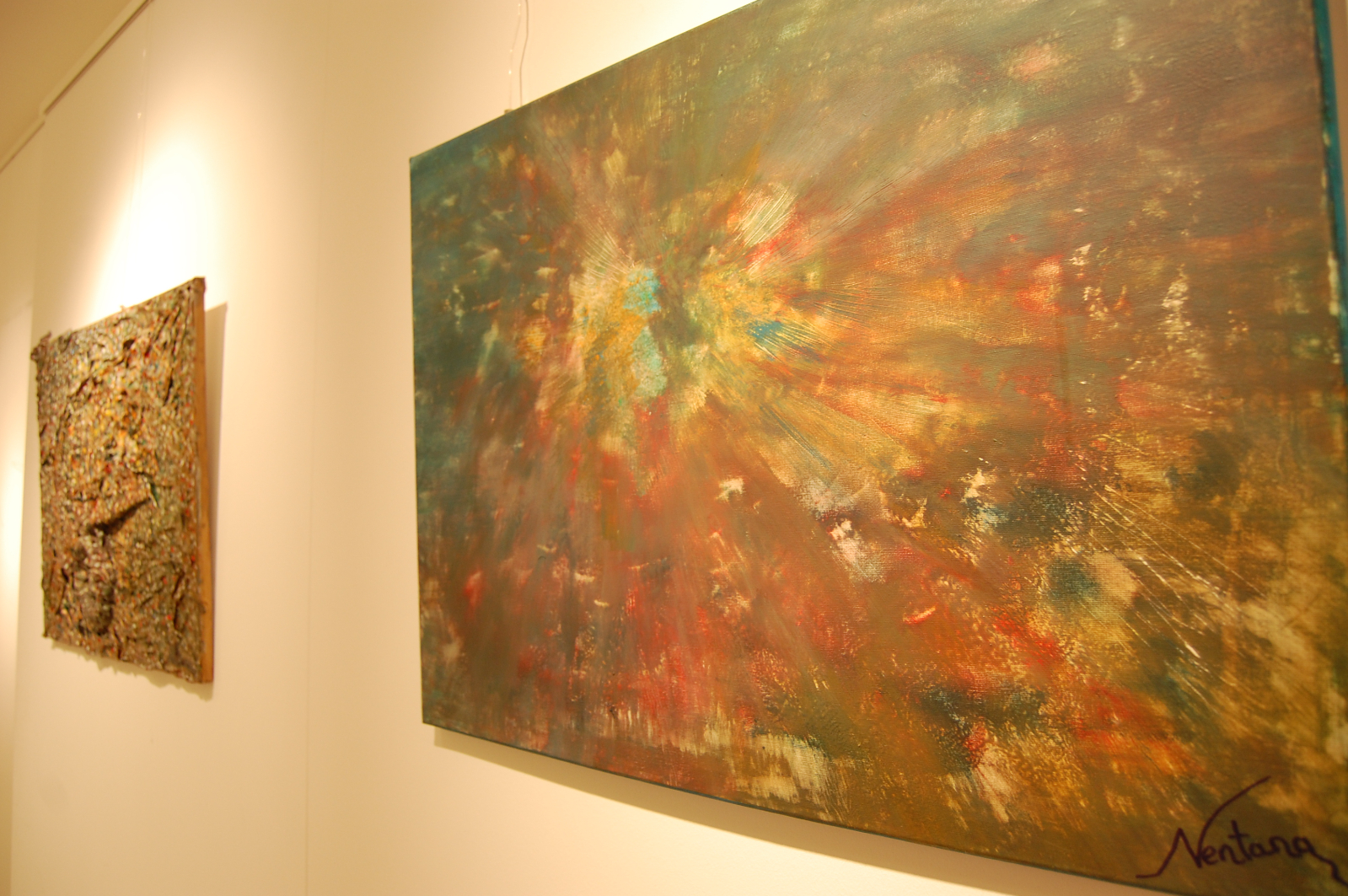 Arte solidario con Cruz Roja: el centro municipal Trujillo acoge la exposición del mirobrigense Juan Ventana 