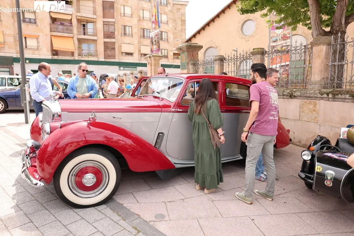 Exposición de vehículos en el entorno del Museo de Historia de la Automoción de Salamanca tras la celebración de la 'Operación Litro'. Fotos: David Sañudo