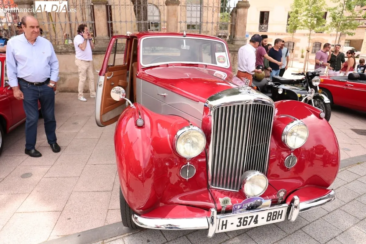 Exposición de vehículos en el entorno del Museo de Historia de la Automoción de Salamanca tras la celebración de la 'Operación Litro'. Fotos: David Sañudo