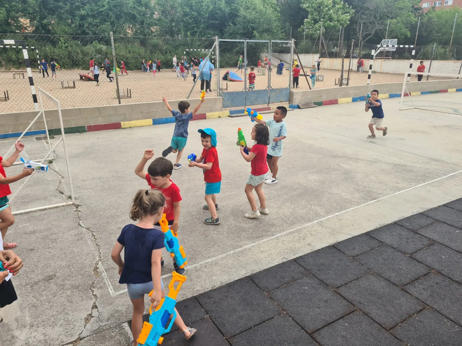 Guerra de agua en el Colegio Antonio Machado