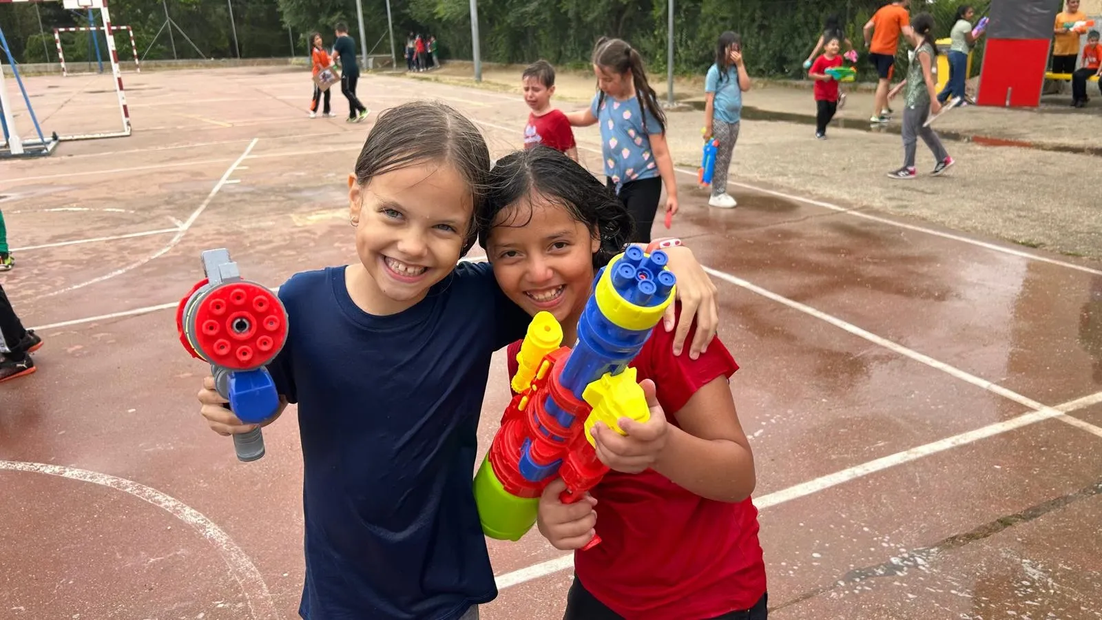 Guerra de agua en el Colegio Antonio Machado