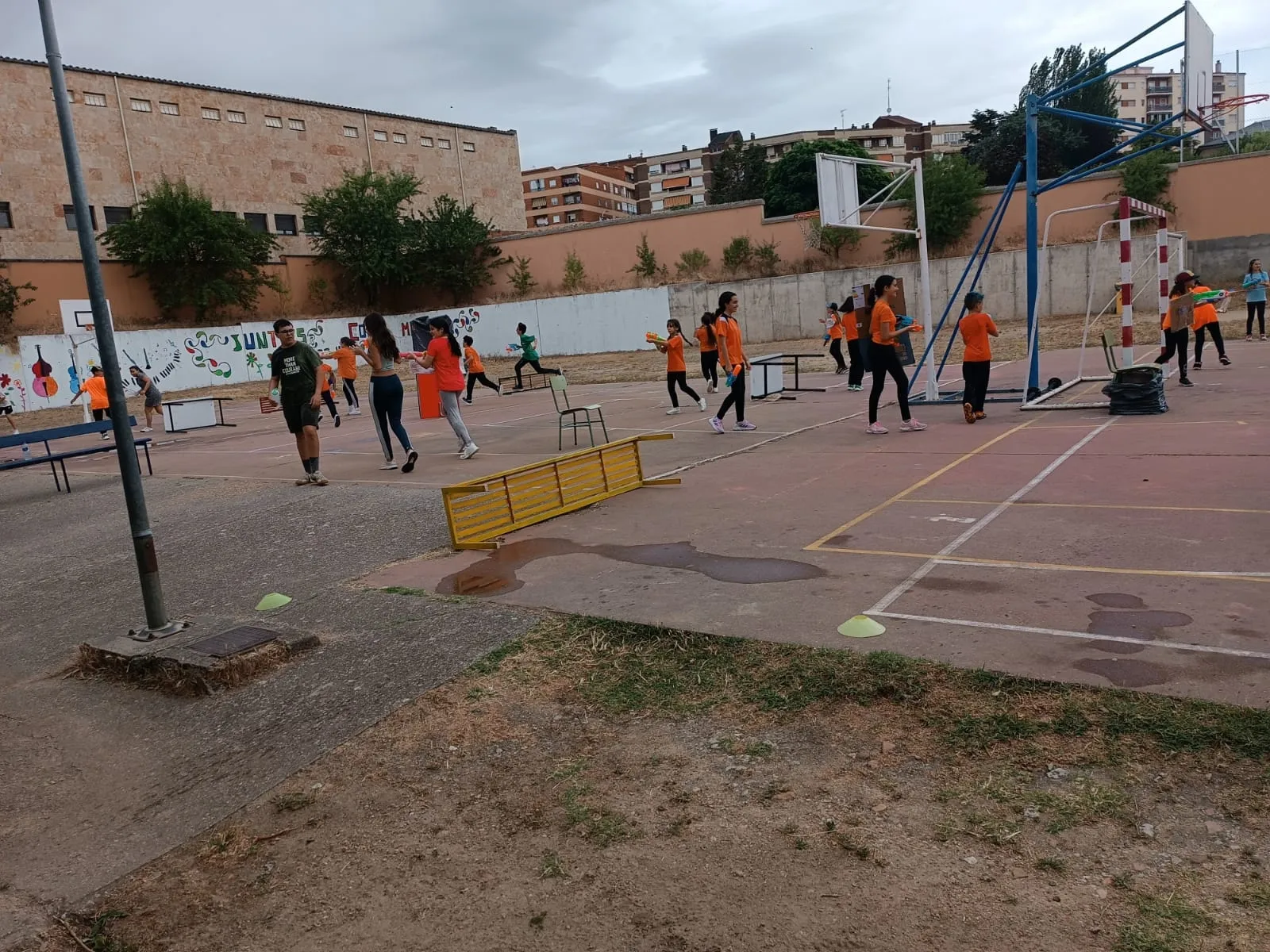 Guerra de agua en el Colegio Antonio Machado