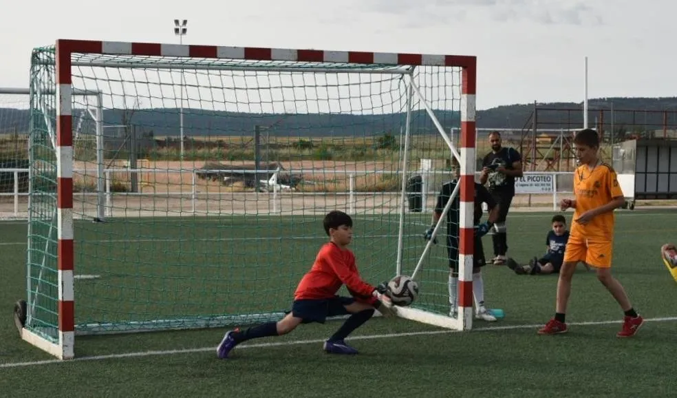 Foto 3 - Definidas las semifinales de la 2&ordf; Liga Comarcal Prebenjam&iacute;n del Ciudad Rodrigo CF
