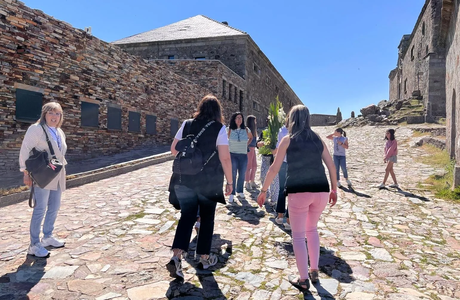 Foto 2 - Cofrades de las Angustias peregrinan hasta el Santuario de la Pe&ntilde;a de Francia