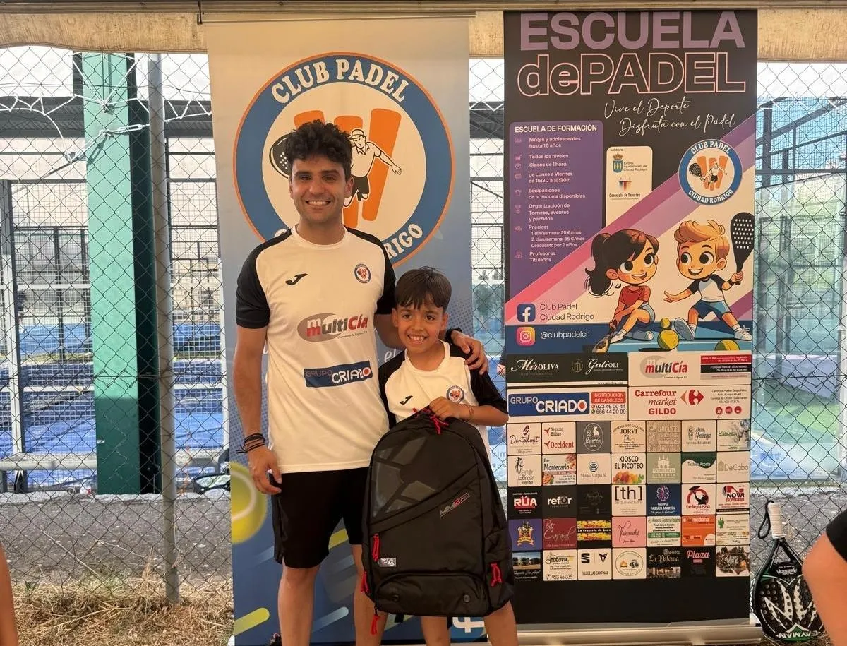 Foto 2 - La Escuela de P&aacute;del pone el broche a la temporada con una fiesta