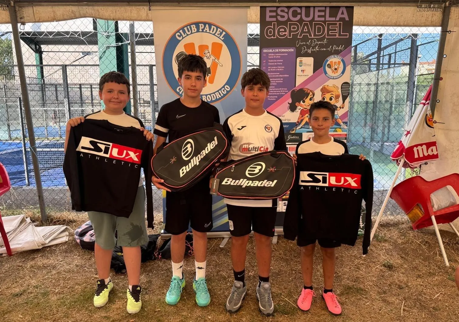 Foto 7 - La Escuela de P&aacute;del pone el broche a la temporada con una fiesta