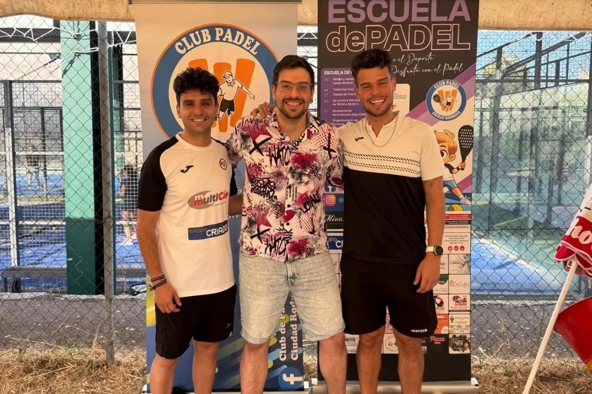 Foto 8 - La Escuela de P&aacute;del pone el broche a la temporada con una fiesta
