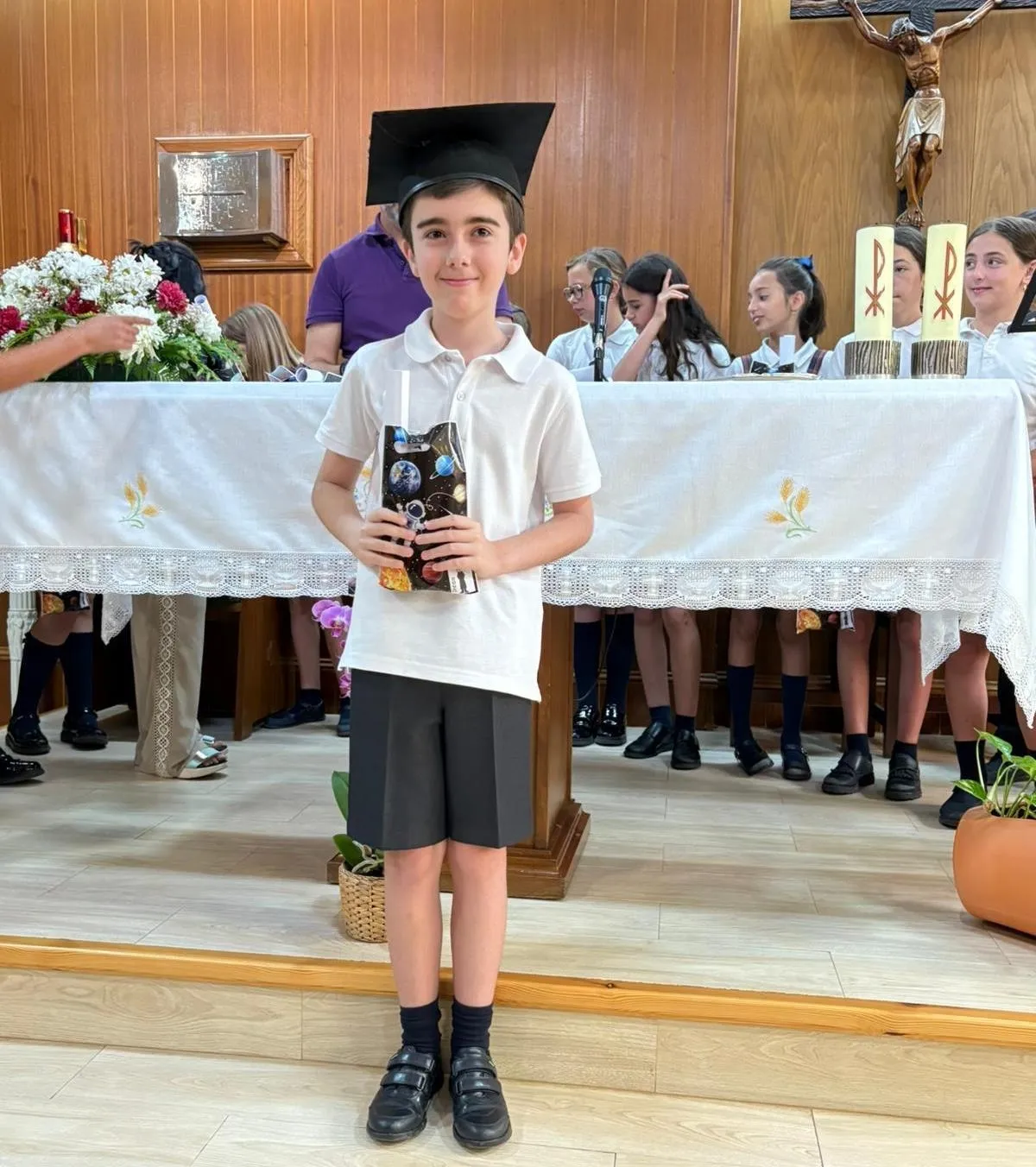 Foto 8 - Misioneras-Santa Teresa completa sus graduaciones con la de 6&ordm; de Primaria
