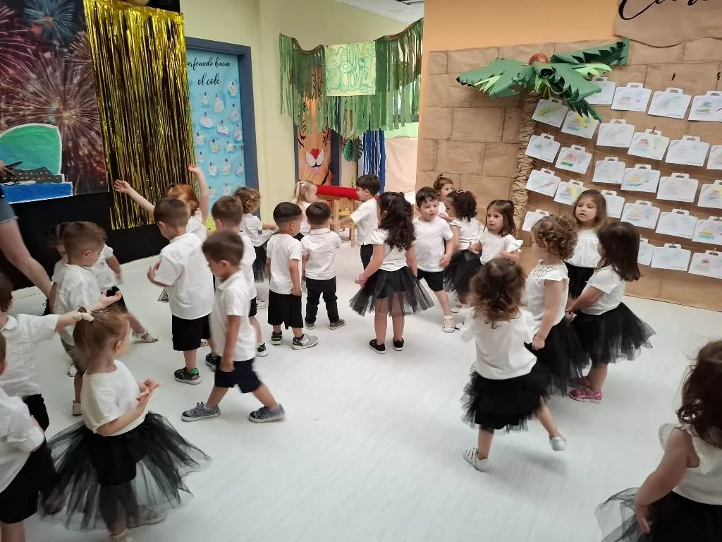 Foto 3 - La Escuela Infantil &lsquo;se va&rsquo; hasta Australia a celebrar su graduaci&oacute;n