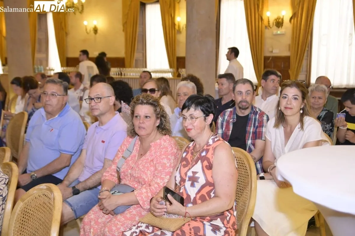 El Casino de Salamanca ha acogido el acto de reconocimiento de la Fundación Aviva por la concensión de la Medalla de Oro de la Ciudad de Salamanca