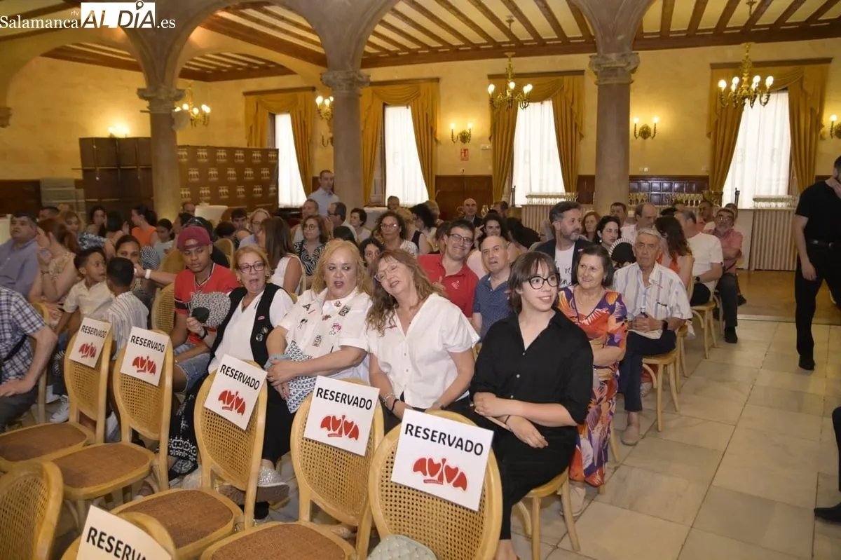 El Casino de Salamanca ha acogido el acto de reconocimiento de la Fundación Aviva por la concensión de la Medalla de Oro de la Ciudad de Salamanca