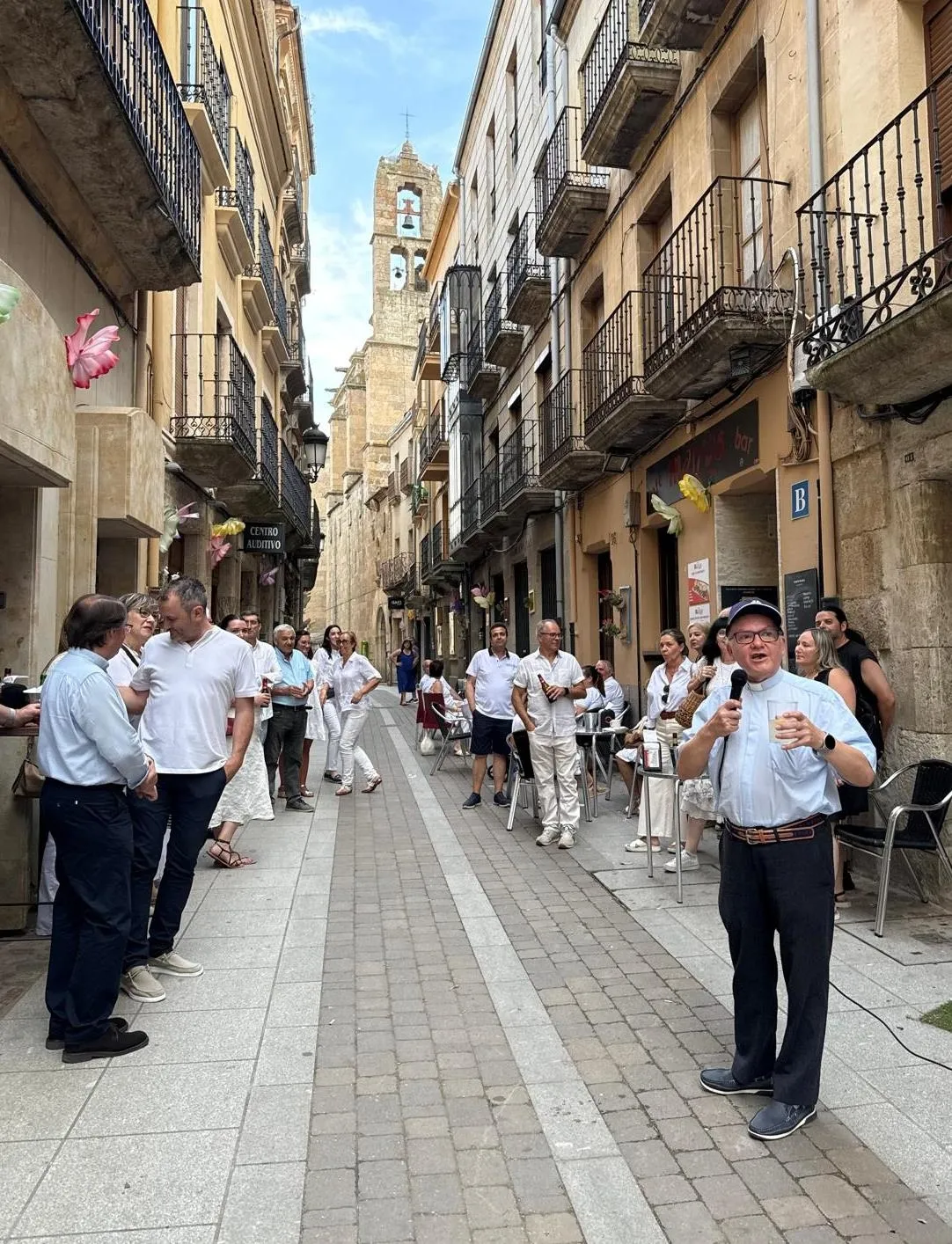 Foto 10 - La calle San Juan se re&uacute;ne para festejar al Santo que le da nombre