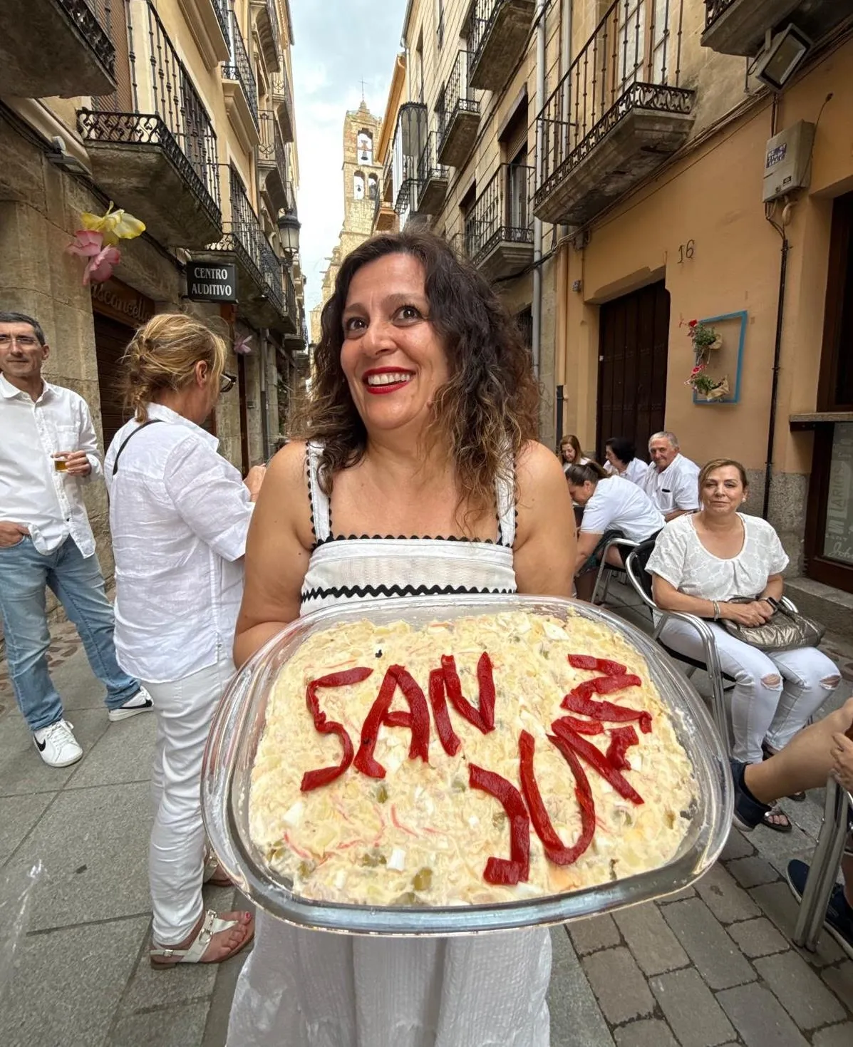 Foto 9 - La calle San Juan se re&uacute;ne para festejar al Santo que le da nombre