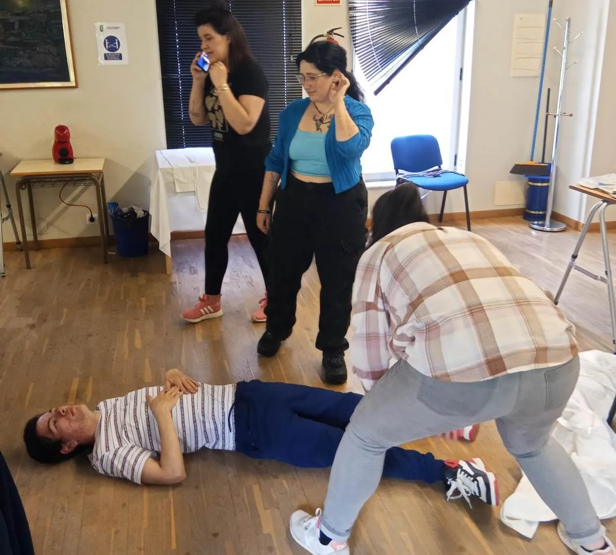 Foto 2 - Los alumnos del programa Asistir se forman en primeros auxilios