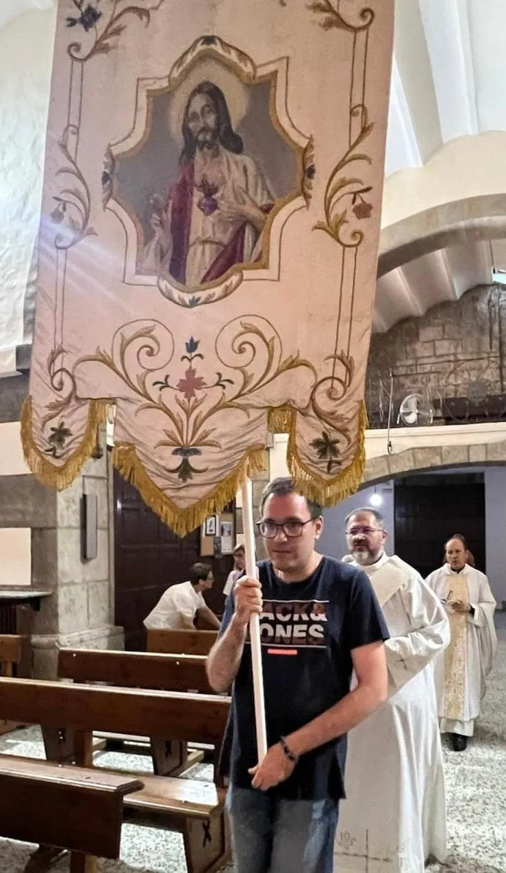 Foto 2 - San Andr&eacute;s reparte Detentes en su conmemoraci&oacute;n del Sagrado Coraz&oacute;n de Jes&uacute;s