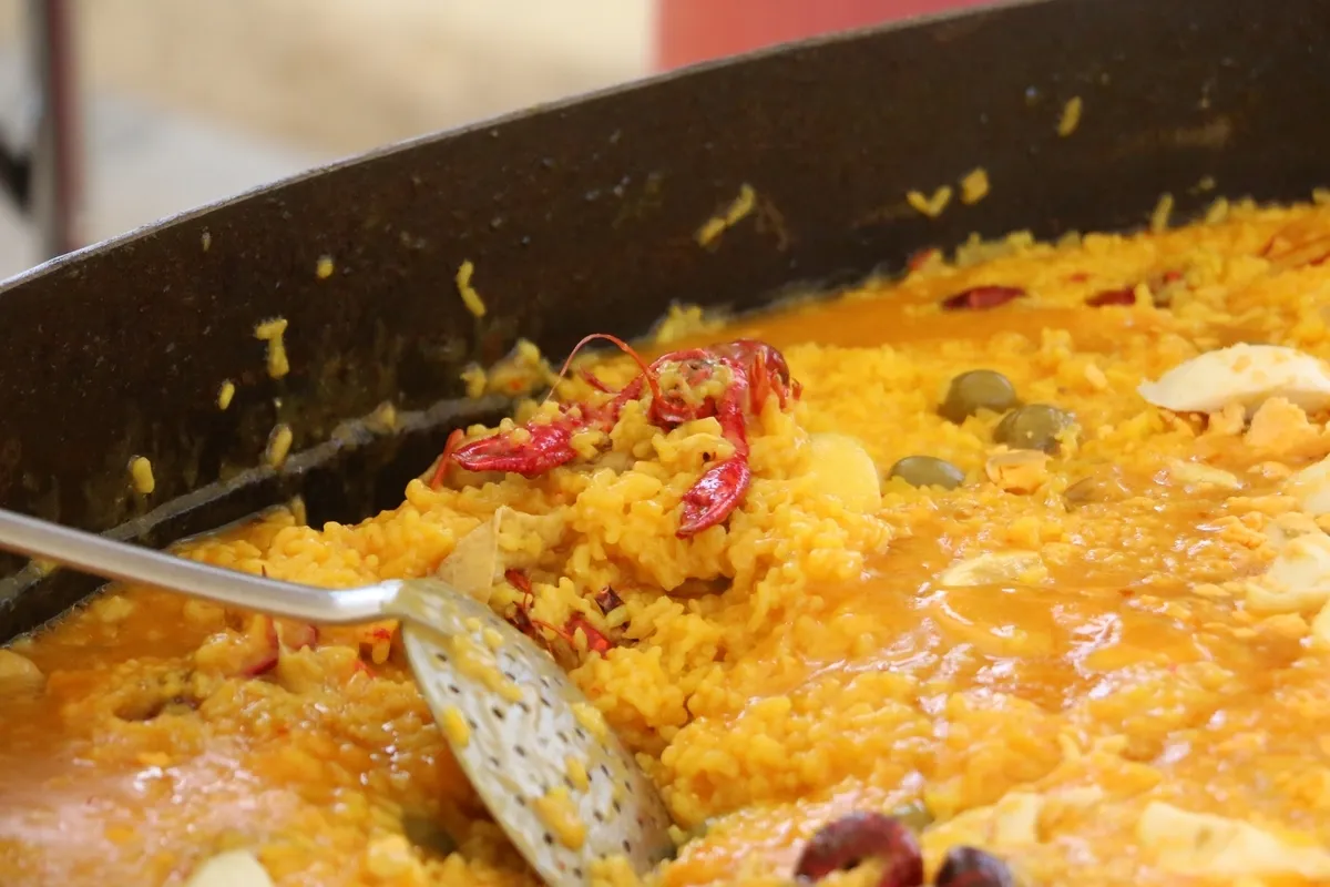 Foto 2 - El Cubo de Don Sancho cierra el Corpus con paella para 550 personas y 130 litros de sangr&iacute;a