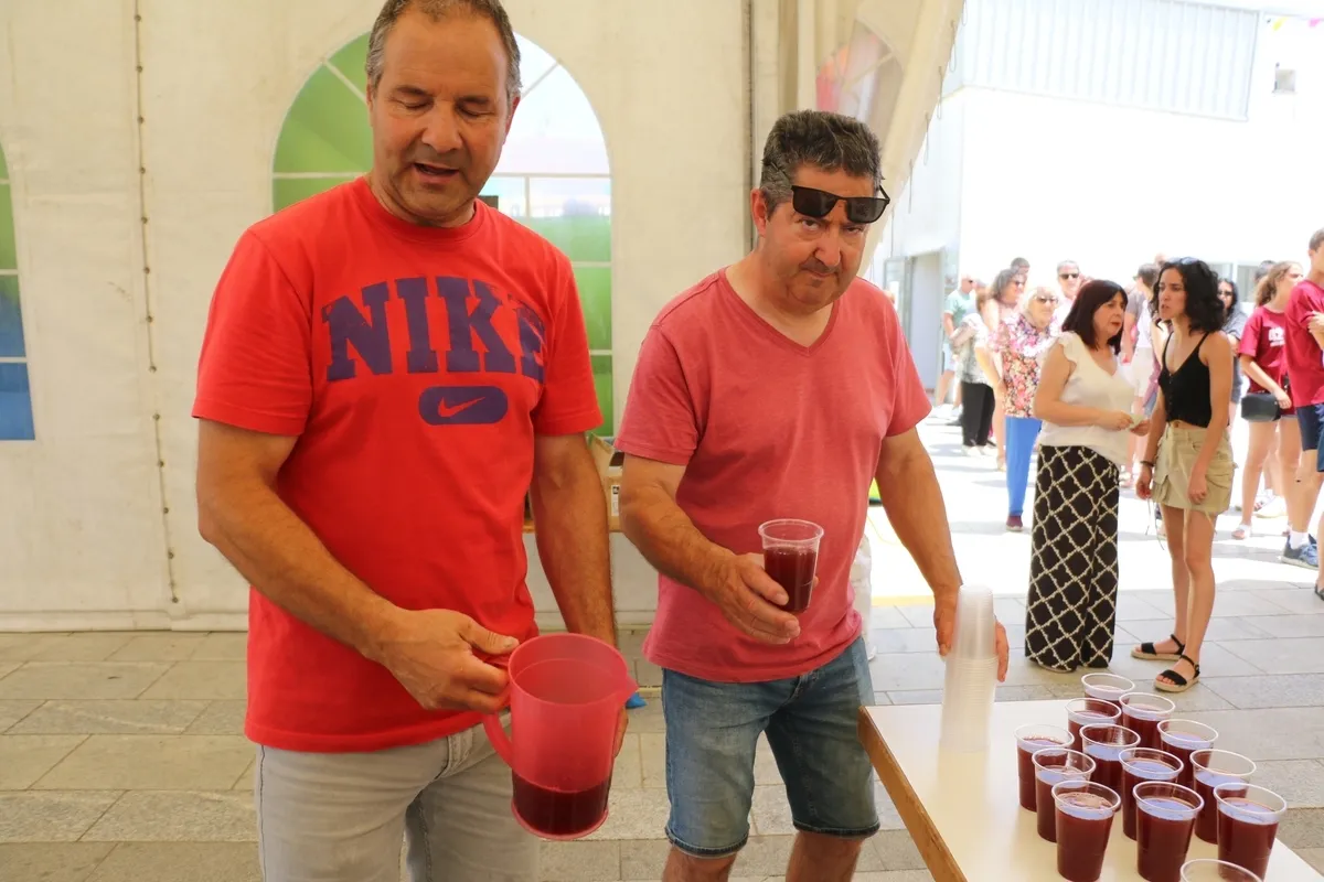 Foto 3 - El Cubo de Don Sancho cierra el Corpus con paella para 550 personas y 130 litros de sangr&iacute;a