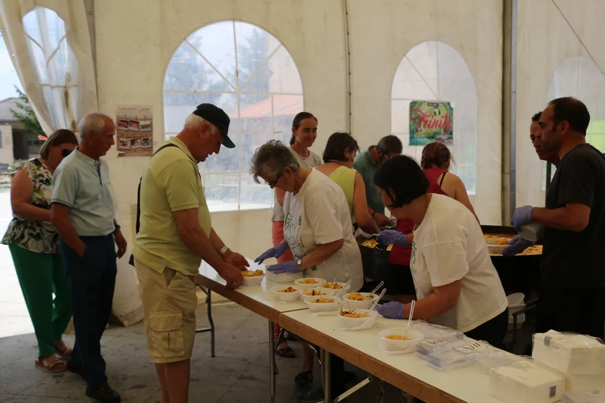Foto 6 - El Cubo de Don Sancho cierra el Corpus con paella para 550 personas y 130 litros de sangr&iacute;a