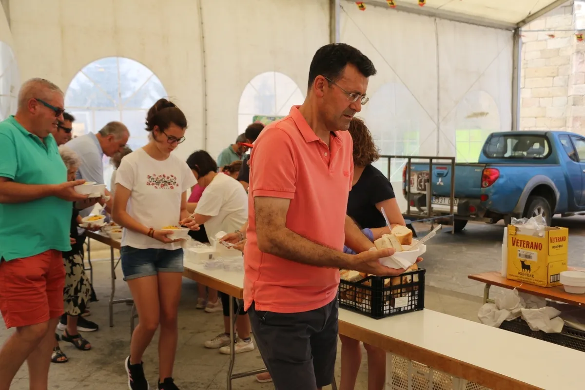Foto 9 - El Cubo de Don Sancho cierra el Corpus con paella para 550 personas y 130 litros de sangr&iacute;a