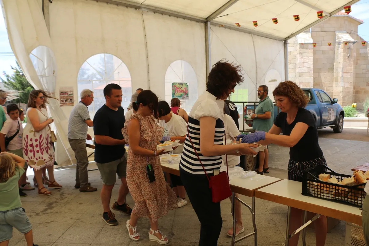 Foto 11 - El Cubo de Don Sancho cierra el Corpus con paella para 550 personas y 130 litros de sangr&iacute;a