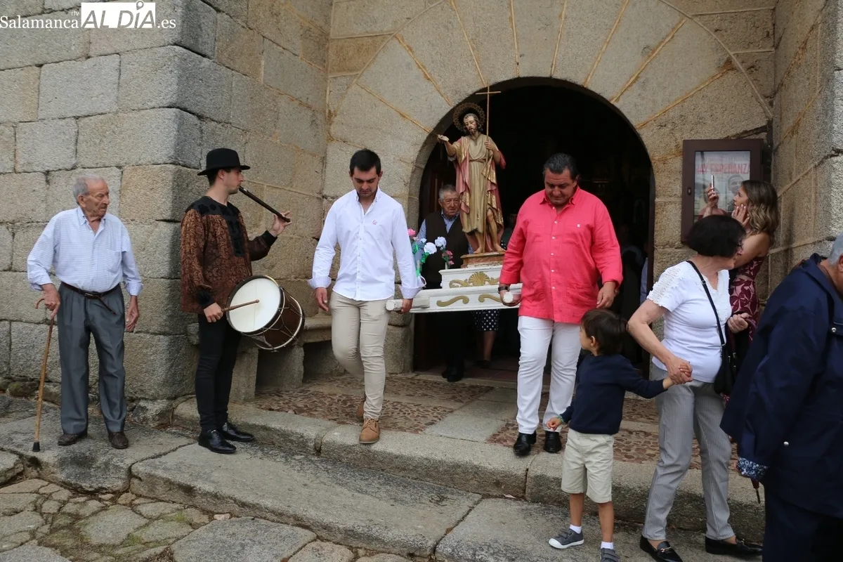Celebración de las fiestas de San Juan en Bogajo / CORRAL 