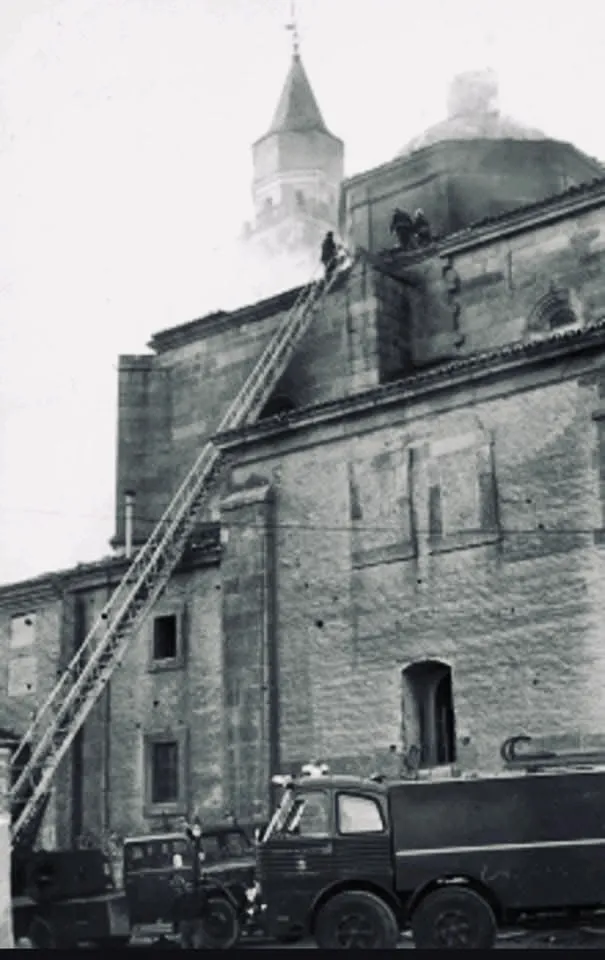 Foto 4 - Emociones y no pocos recuerdos en el 54 aniversario del devastador incendio de la iglesia parroquial