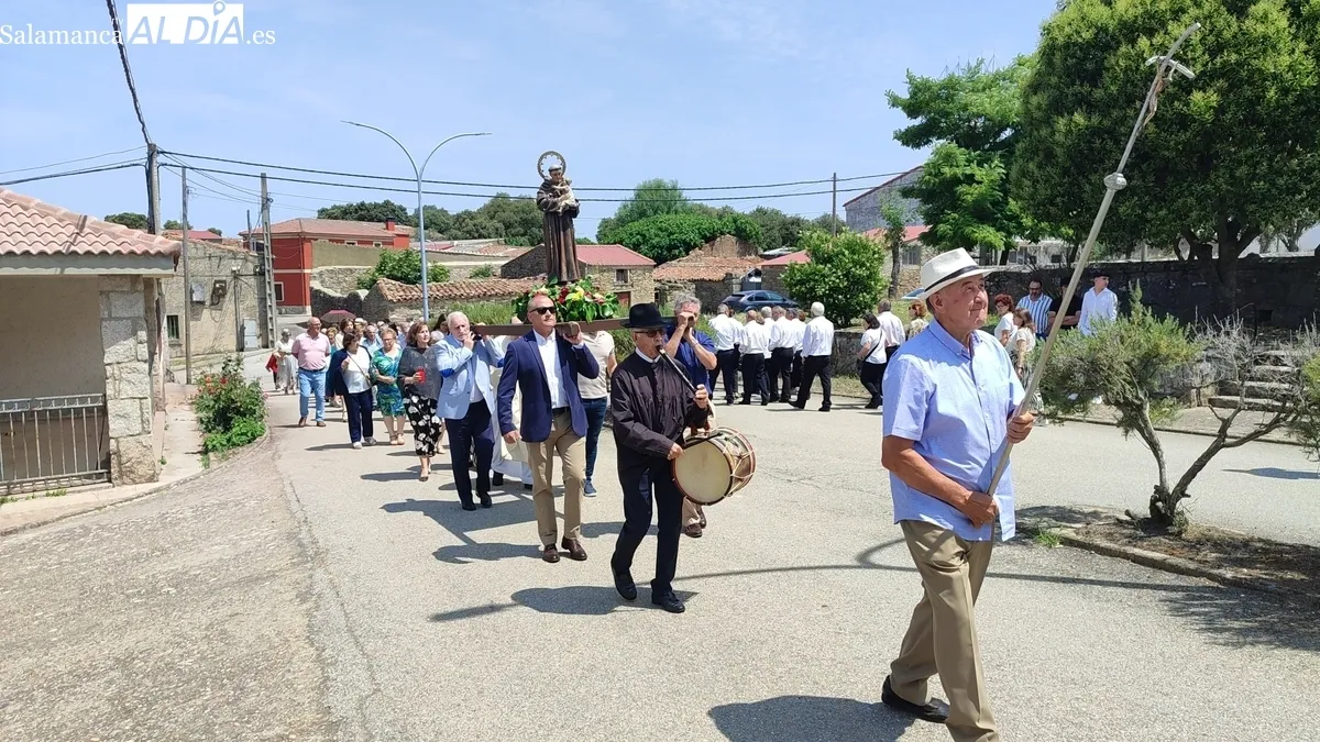 Celebración de San Antonio en Cerralbo, misa, procesión, inauguración del Granero y convite / CORRAL