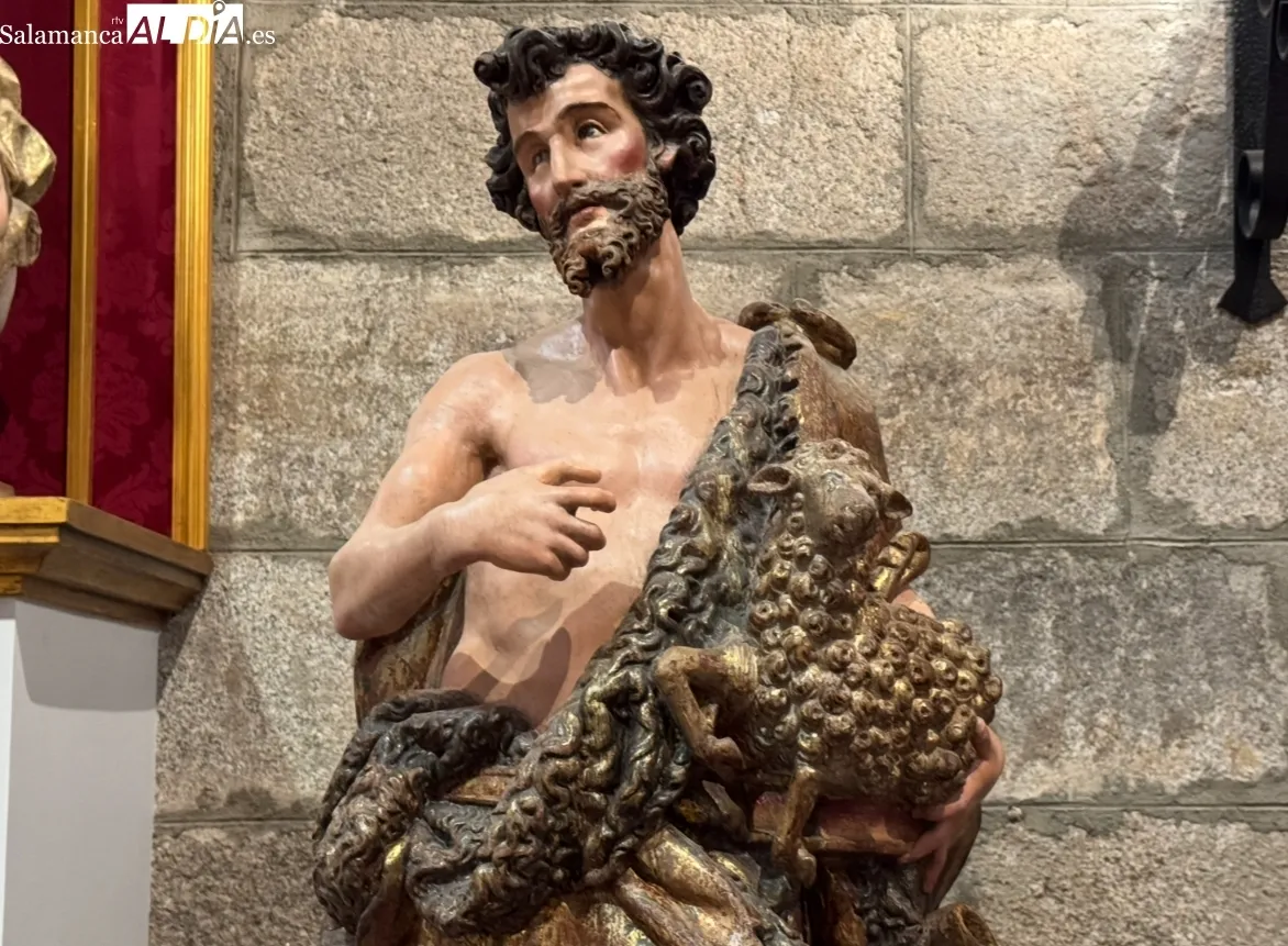 Foto 4 - Expectaci&oacute;n para la inauguraci&oacute;n de la exposici&oacute;n 'Cristo Jes&uacute;s, Esperanza Nuestra' en la parroquia