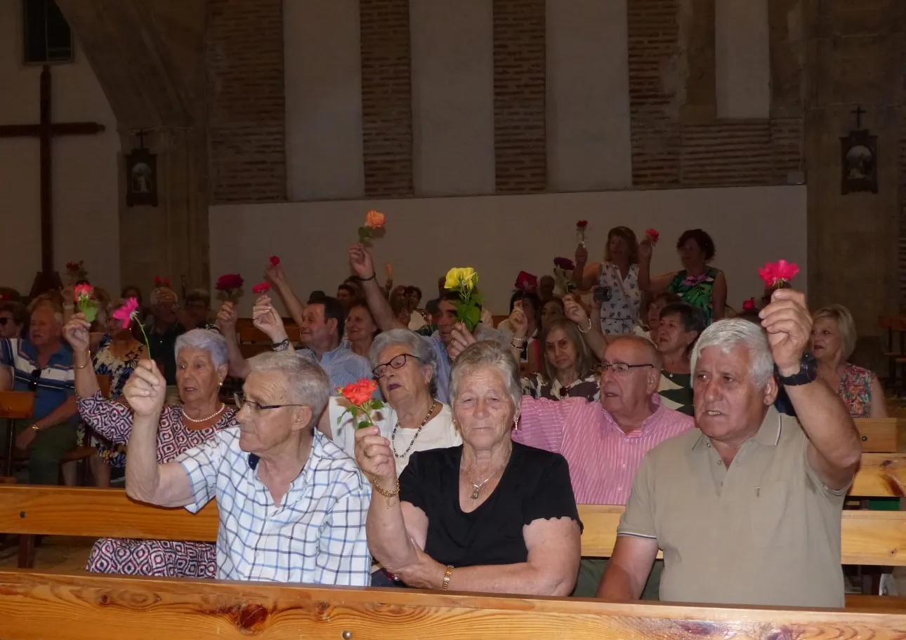 Foto 3 - Emociones y buen ambiente durante la celebraci&oacute;n anual de la Asociaci&oacute;n de Mayores San Pedro de Villoria